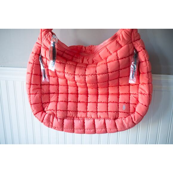 Free People Quilted Carryall Bag Coral NEW - Picture 3 of 4